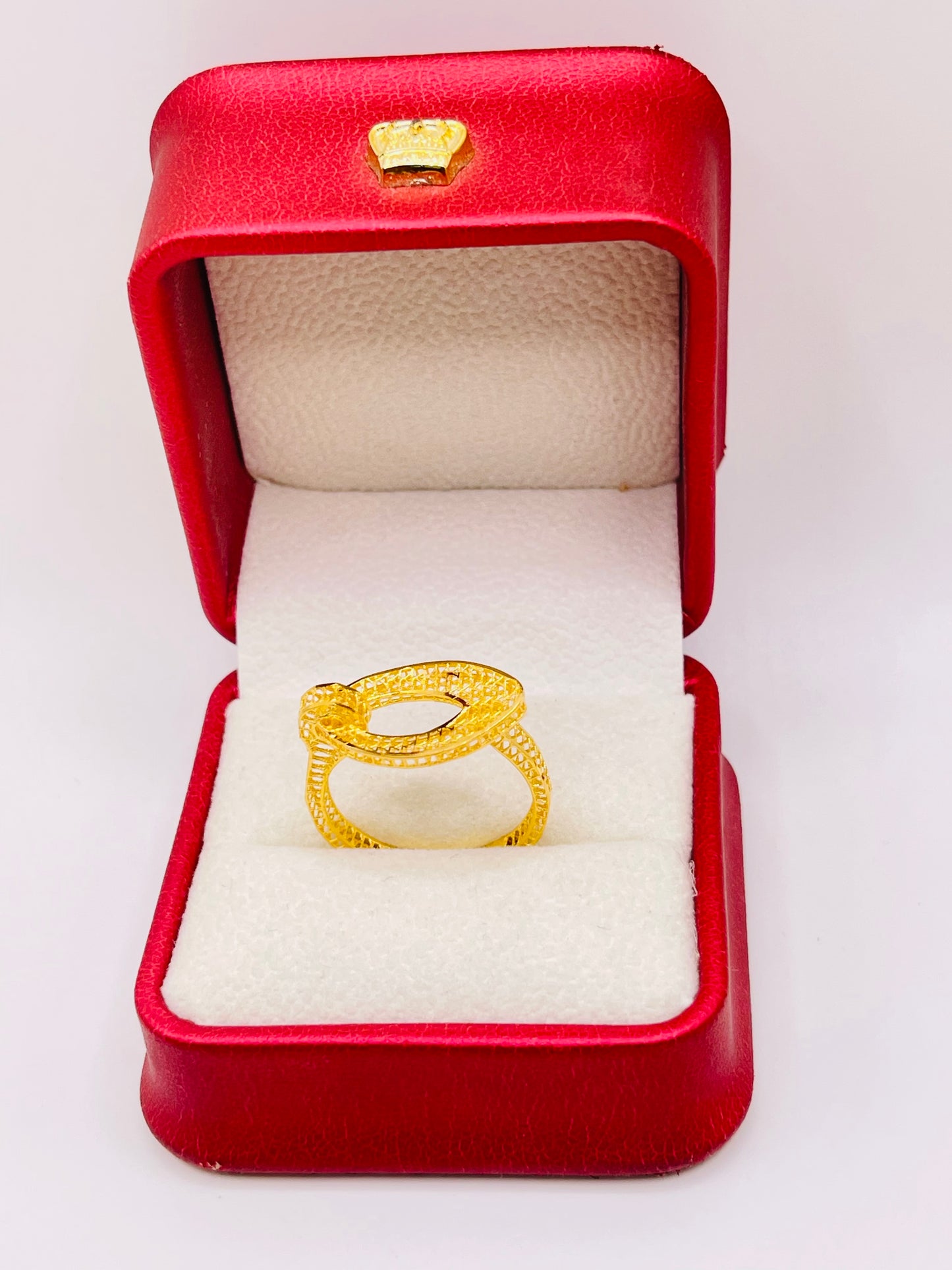 BAGUE EN OR 18 KARAT